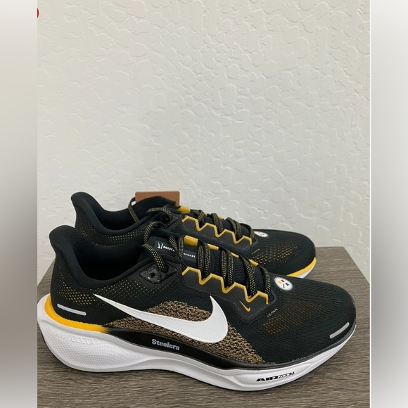 Nike Air Zoom Pegasus 41
Pittsburgh Steelers Running Shoes
 Size 13 NWT - Picture 2 of 6